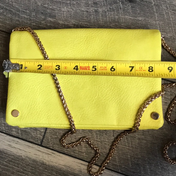 Street Level Yellow Convertible Crossbody - Picture 11 of 12